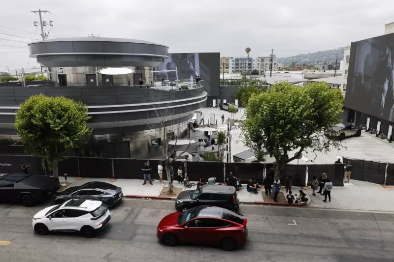 Tesla Enthusiasts Flock to Grand Opening of Hollywood Diner